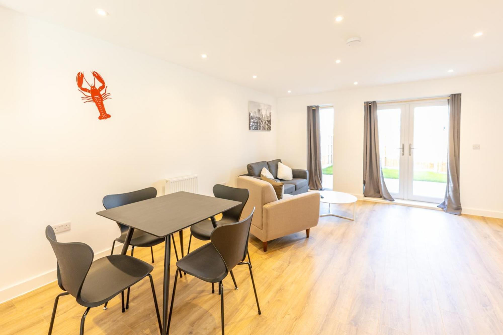 Stunning Modern 3 Bedroom Townhouse - Perfect Getaway Manchester Bagian luar foto
