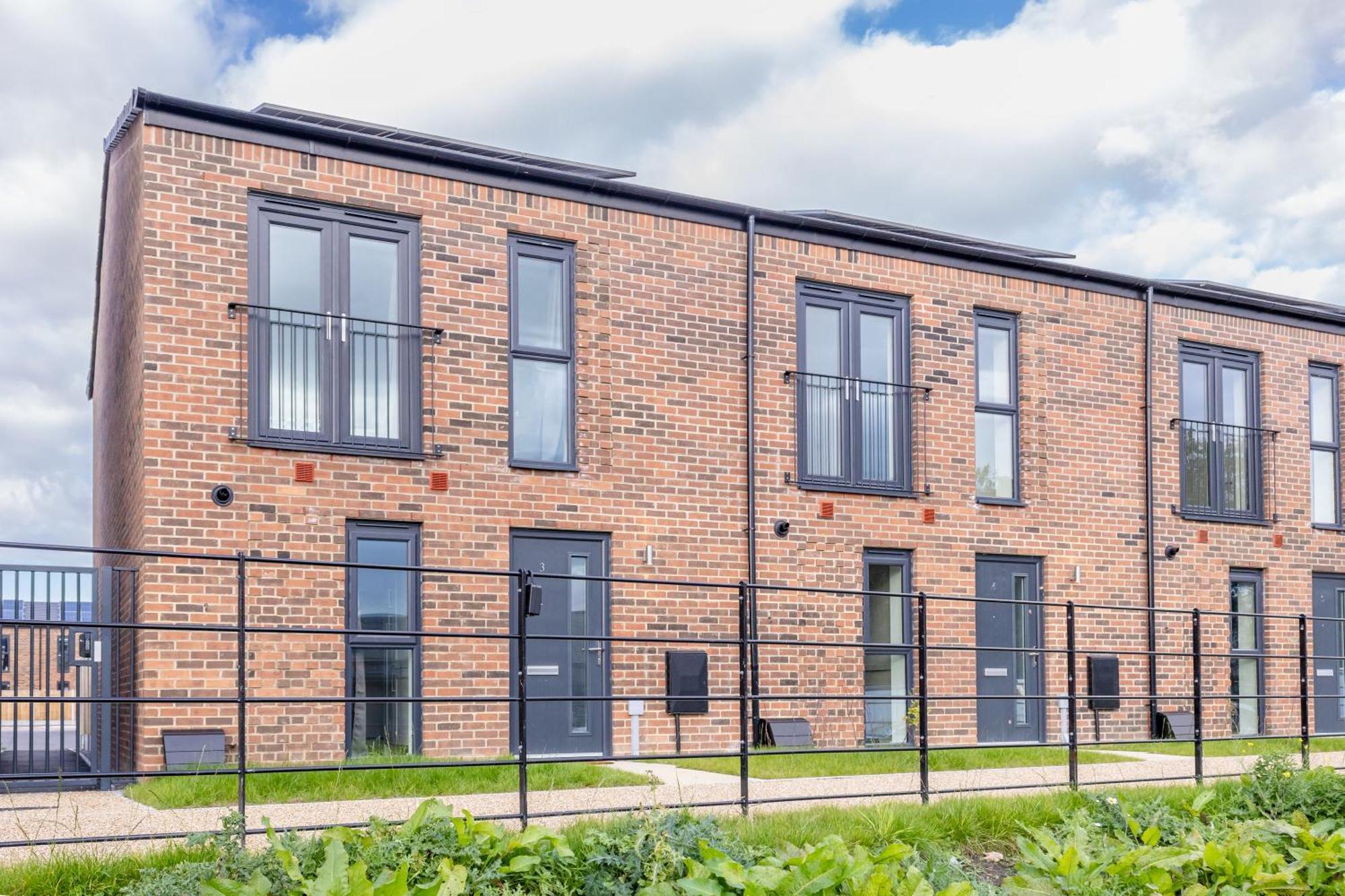 Stunning Modern 3 Bedroom Townhouse - Perfect Getaway Manchester Bagian luar foto