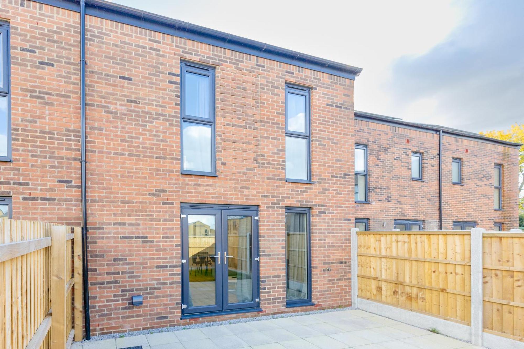 Stunning Modern 3 Bedroom Townhouse - Perfect Getaway Manchester Bagian luar foto
